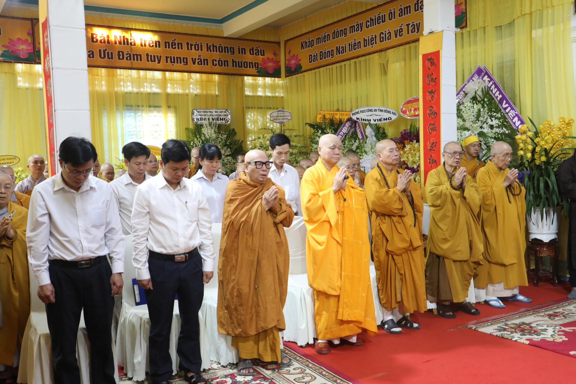 BÀI TƯỞNG NIỆM Cố Ni trưởng Thích nữ Huệ Giác của Ông Vũ Đình Trung, Phó Chủ tịch Ủy ban MTTQViệt Nam tỉnh Đồng Nai.